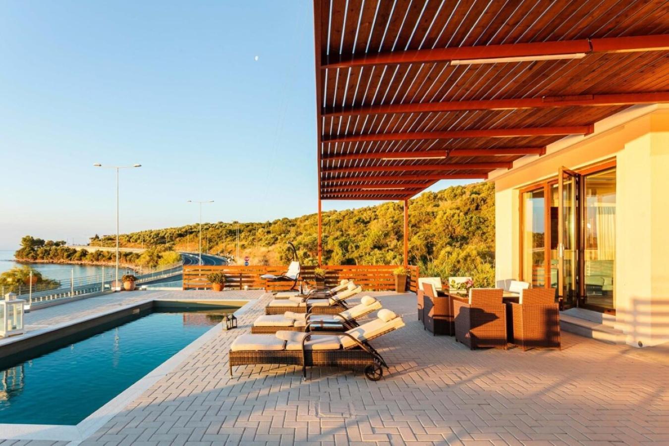 Seaside Summer Bliss - Aurora Luxury Pool Paradise Petalídhion Exterior foto